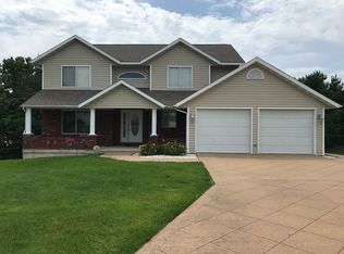 16 Amaryllis Ln, Hannibal, MO 63401