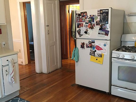 4th image of 141 Willow St #1B