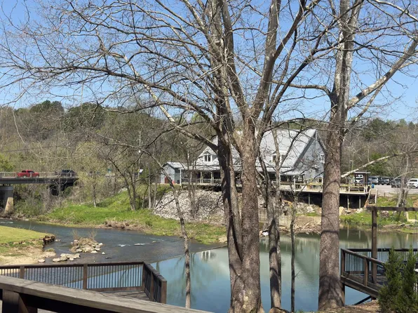 45 Lake Davidson Ln Ste 5, Helena, AL 35080