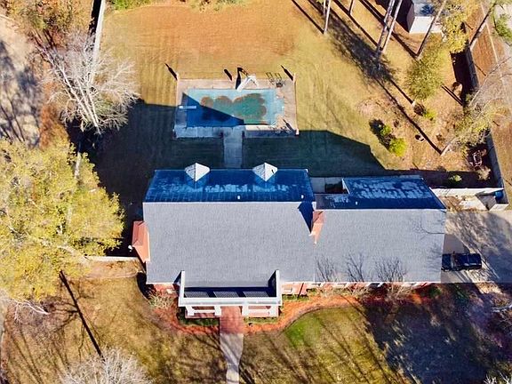4th image of 1810 Royal Oaks Dr