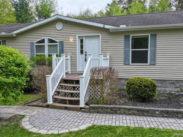 4587 Brown Rd, Vassar, MI 48768