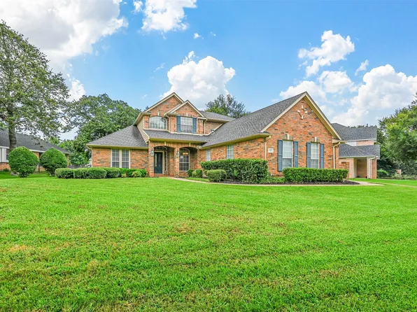 824 Doral Dr, Mansfield, TX 76063