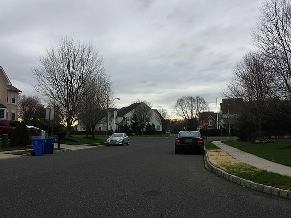 4th image of 47 Goldspire Ln