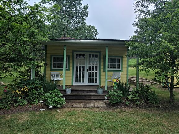 5th image of 639 Wald Strasse St