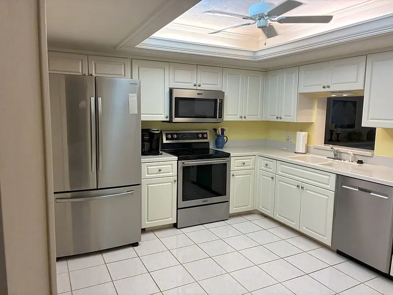3703 SE 10th Ave #7 — Photo 6
