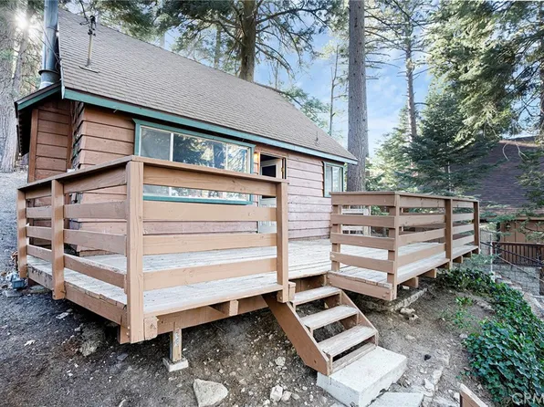 2462 Whispering Pines Dr, Running Springs, CA 92382