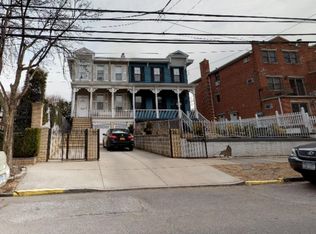 2615 12th St, Astoria, NY 11102