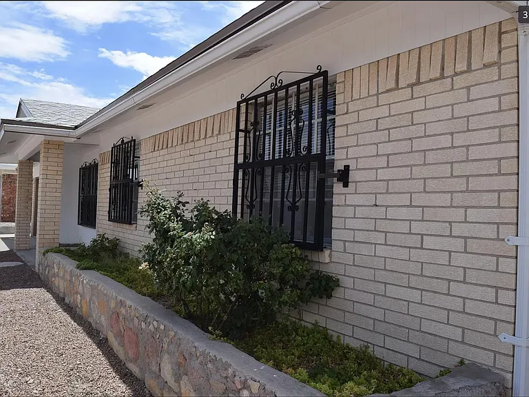 10349 Biscaine St — Photo 20