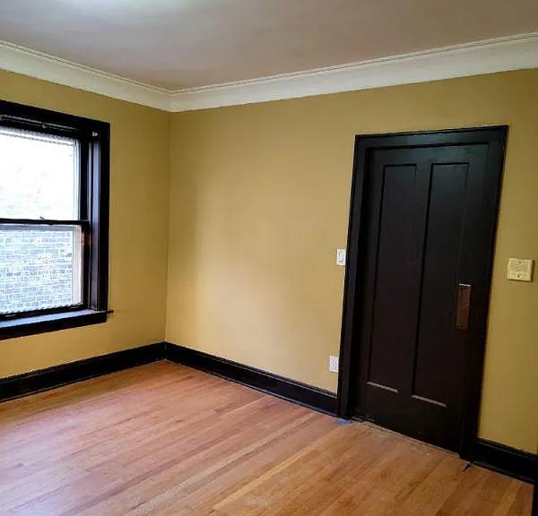 10921 S Vernon Ave — Photo 9