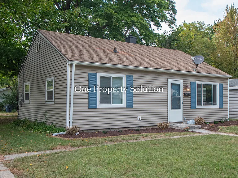 614 N Calumet Ave — Photo 2