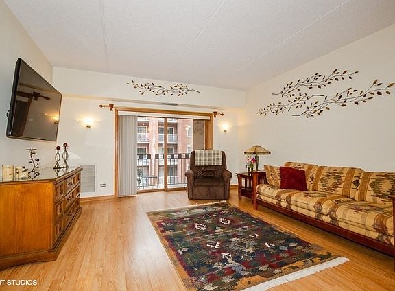 2nd image of 7420 W Lawrence Ave Unit 305
