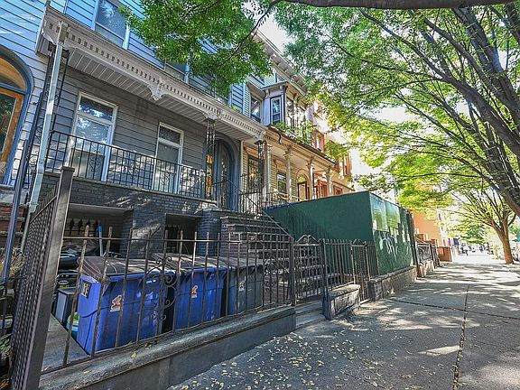 2nd image of 139 Quincy St