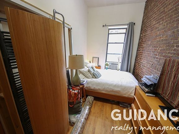 3rd image of 115 W 77th St APT 3F