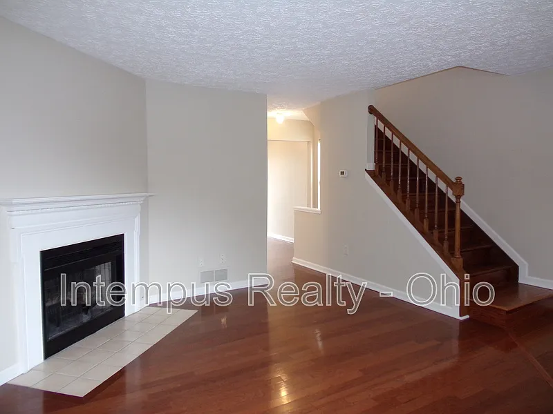 2 bed, 1.5 bath, 1024 sqft, $1,487 — Photo 3