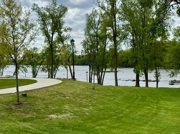37 Portage Trl, Sauk Rapids, MN 56379