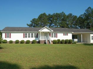 1079 Russell Dr, Summerton, SC 29148