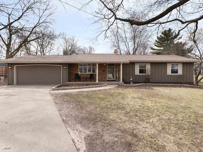 5569 Grove St, Roscoe, IL, 61073