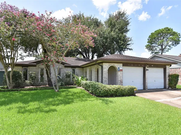 11311 Brighton Ln, Meadows Place, TX 77477