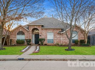 1041 Essex Dr, Cedar Hill, TX 75104