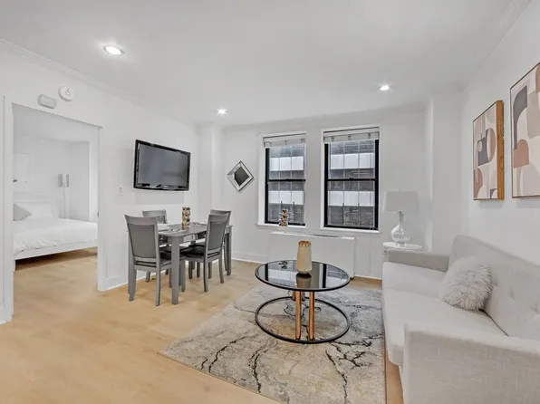 150 West 51st Street image 2 of 15