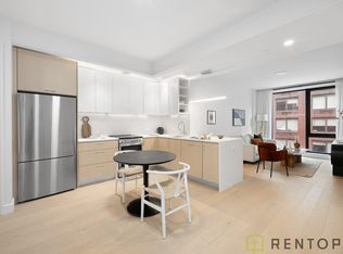 555 W 45th St #102, New York, NY 10036