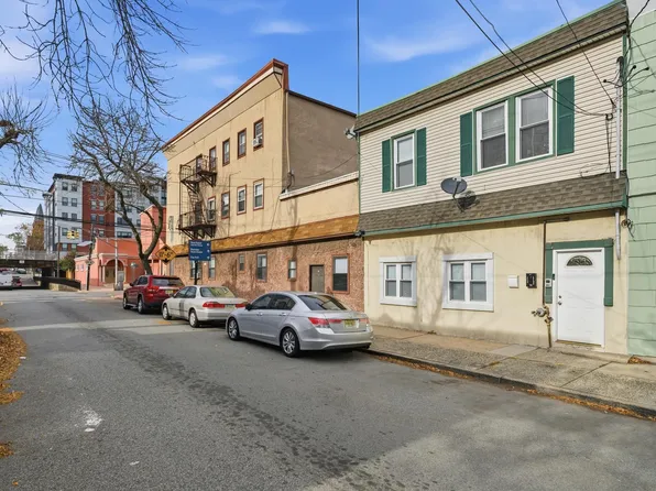 71 East 22nd Street image 1 of 25