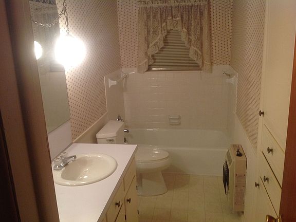 Main bathroom