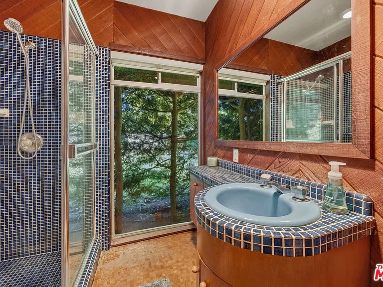 1133 Somera Rd — Photo 30