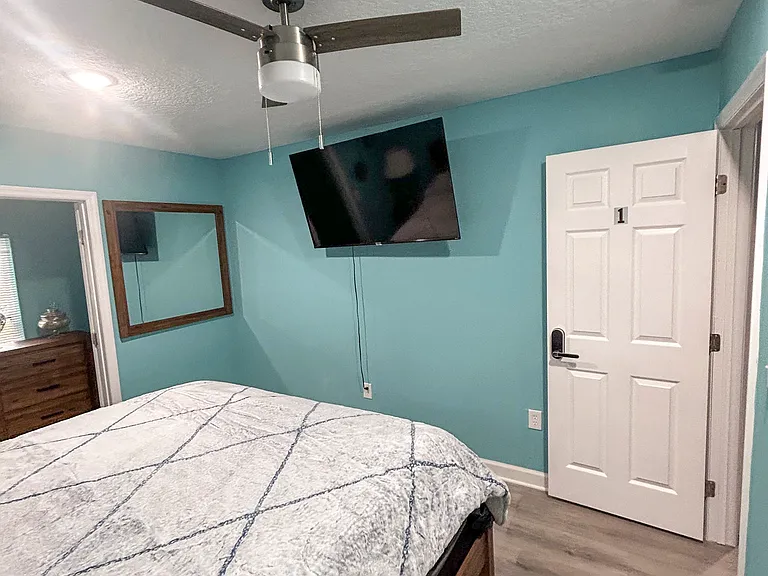 ROKU TV