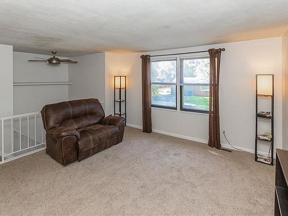 4th image of 8938 Mariposa Dr