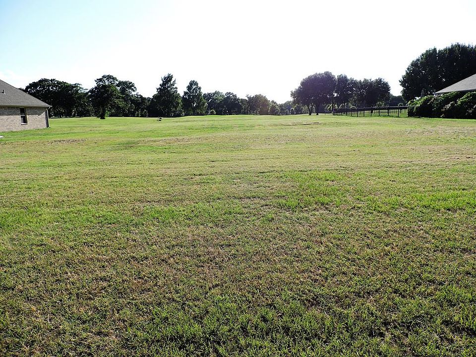 1st image of 17654 Country Club Dr