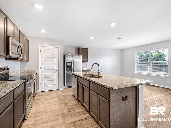 5th image of 8424 Mackie Ln