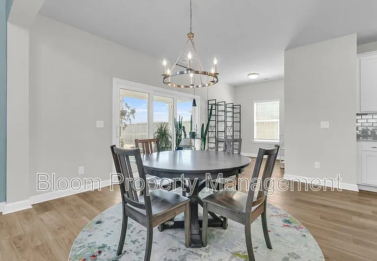 451 Carrara Dr — Photo 12