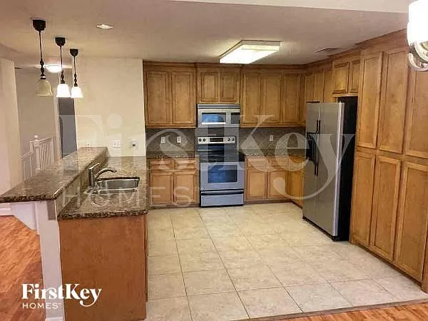 112 Golfview Dr — Photo 5