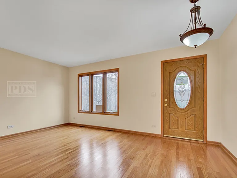 8414 S 82nd Ct — Photo 4