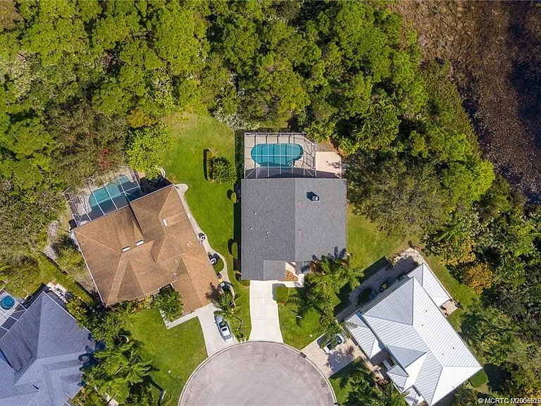 376 NW Canna Way — Photo 5