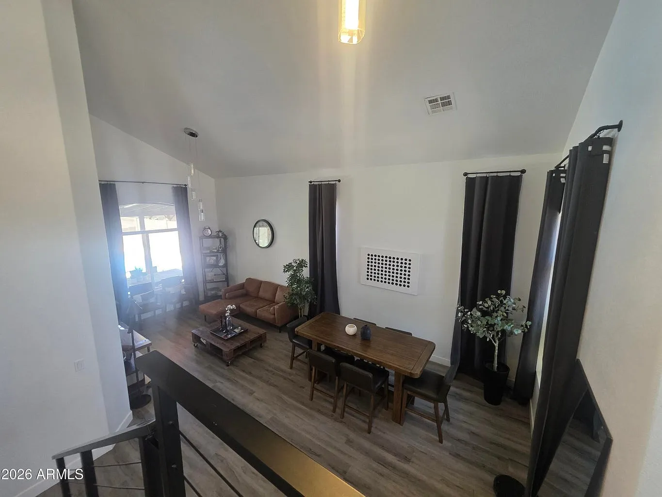 4 bed, 2309 sqft, $4,300 — Photo 3