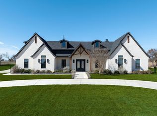 704 Glade Park Ct, Azle, TX 76020