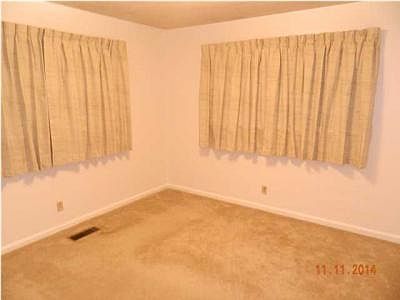 5th image of 1215 Collins Cir #5