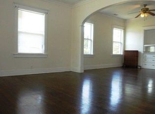 613 Villa St, Elgin, IL 60120