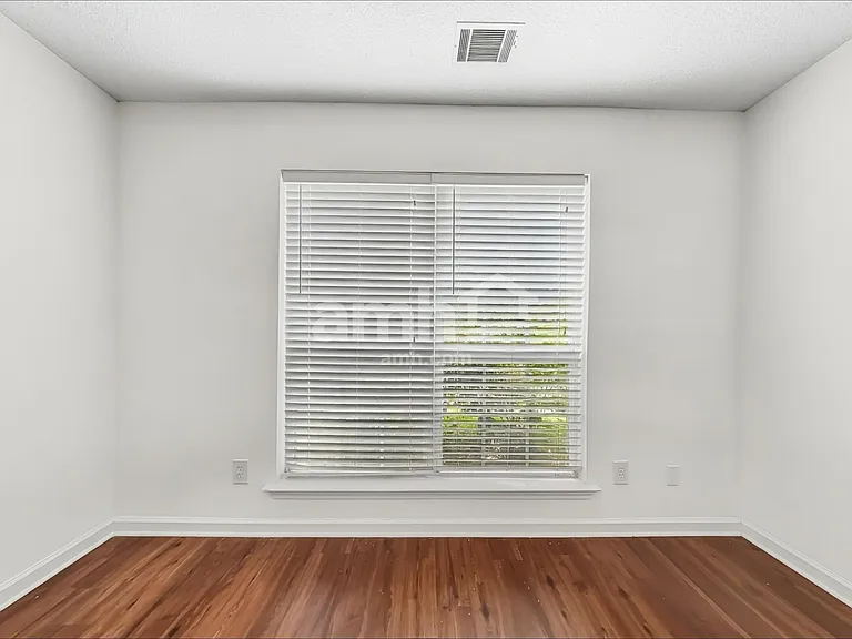 62 Golden Gate Dr — Photo 16