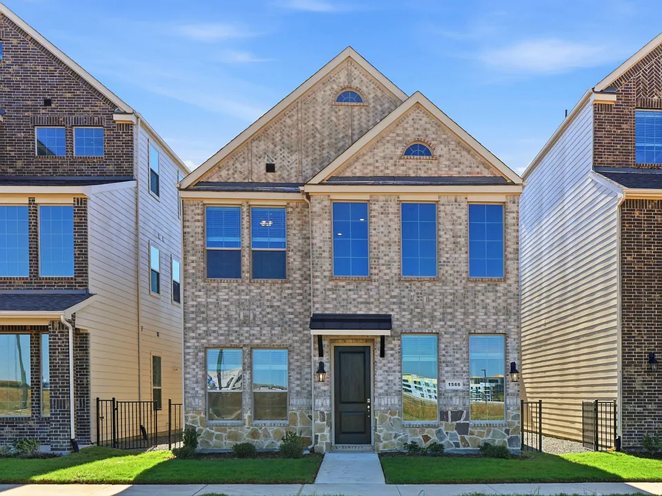 1566 Lake District Dr