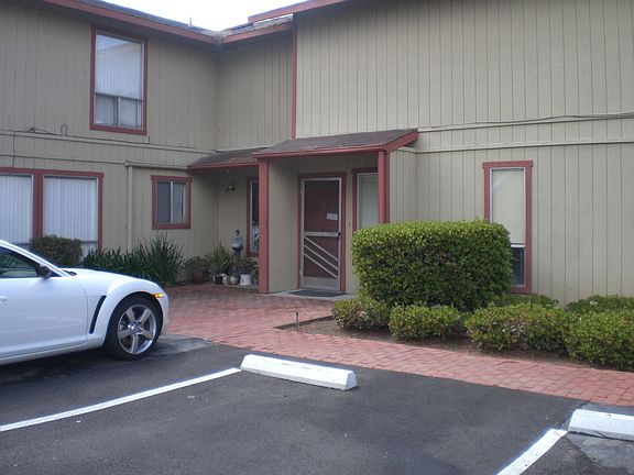 3rd image of 1200 Oceanaire Dr APT A