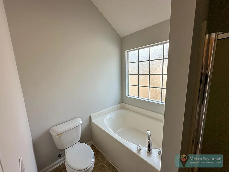 104 Kaylin Ct — Photo 6