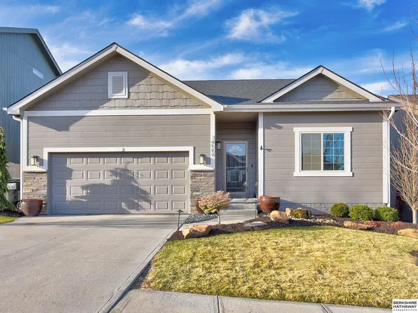 14566 Potter Cir, Bennington, NE 68007