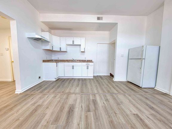 2nd image of 3920 California Ave #3920A
