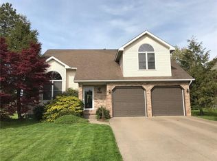 2053 Bernwood Dr, Erie, PA 16510