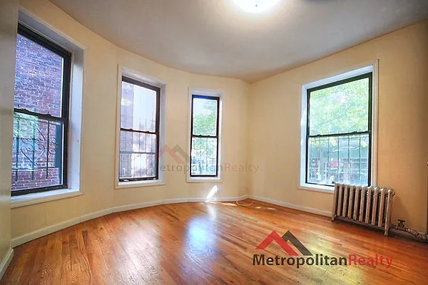 Rented by Metropolitan Realty | media 8