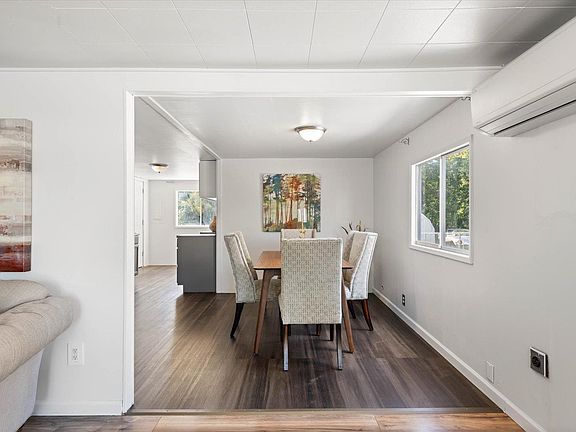 5th image of 1013 Smith Ave