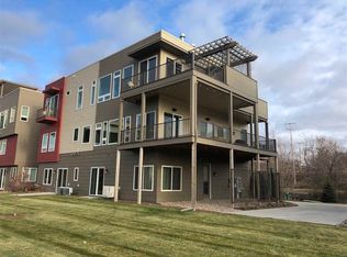 1147 E Banta Ct, Appleton, WI 54915